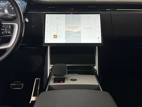 New 2025 Land Rover Range Rover Autobiography AWD/4WD image 24