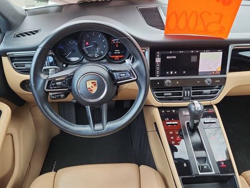 Used 2023 Porsche Macan AWD/4WD image 11