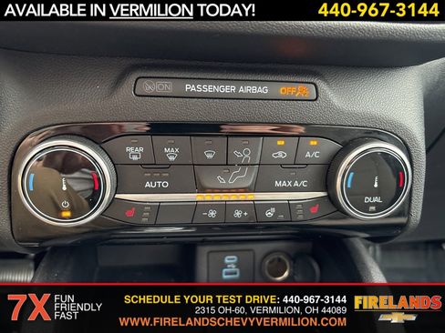 Used 2022 Ford Escape SE w/ SE Sport Appearance Package image 19