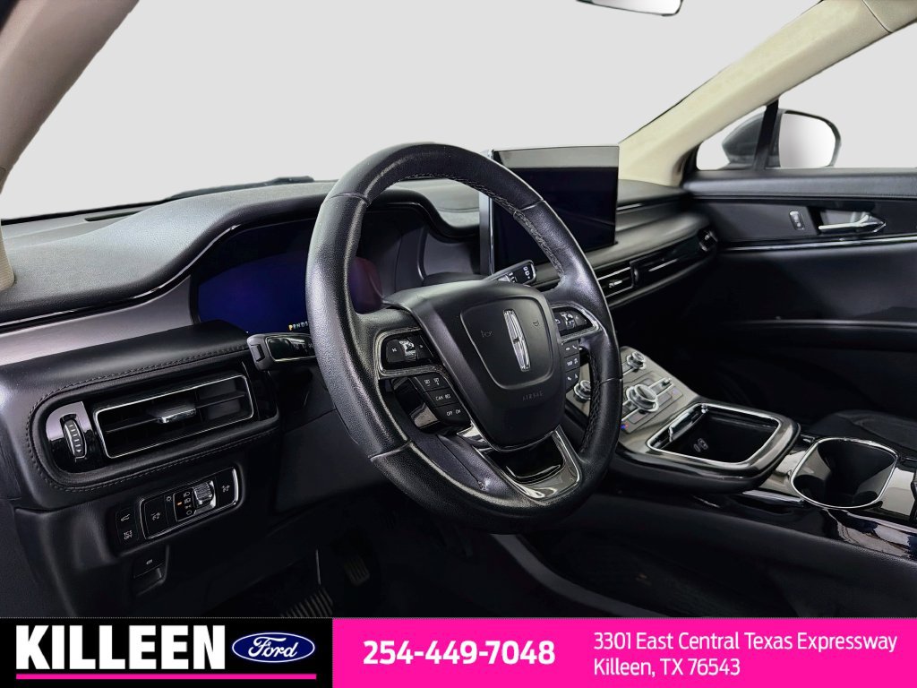 Used 2022 Lincoln Nautilus FWD w/ Premium Package image 11