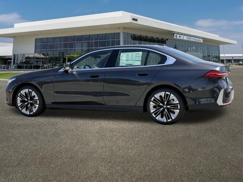 New 2026 BMW 530i w/ Convenience Package image 7