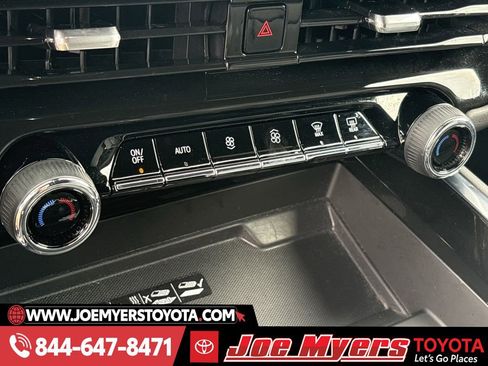 Used 2025 Chevrolet Tahoe LT image 20