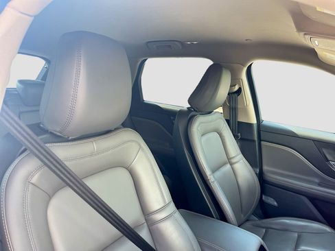 Used 2025 Lincoln Corsair FWD image 27