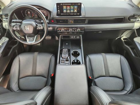 Used 2025 Honda Pilot Touring image 25
