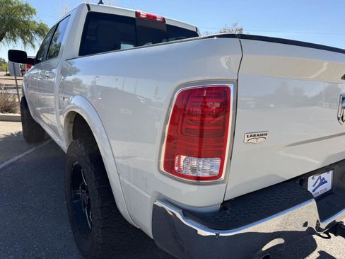 Used 2018 RAM 1500 Laramie AWD/4WD image 10