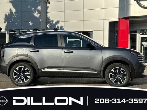 Used 2026 Nissan Kicks SV w/ SV Premium Package AWD/4WD image 3