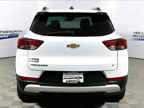 Used 2025 Chevrolet TrailBlazer LT FWD image 4
