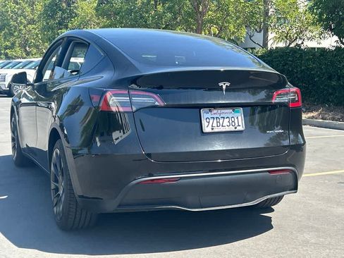 Used 2024 Tesla Model Y Long Range AWD/4WD image 2