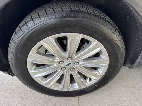 Certified 2022 Ford Explorer Limited w/ Limited Technology Package image 19