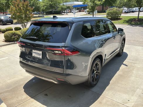 Used 2025 Toyota Grand Highlander FWD image 21
