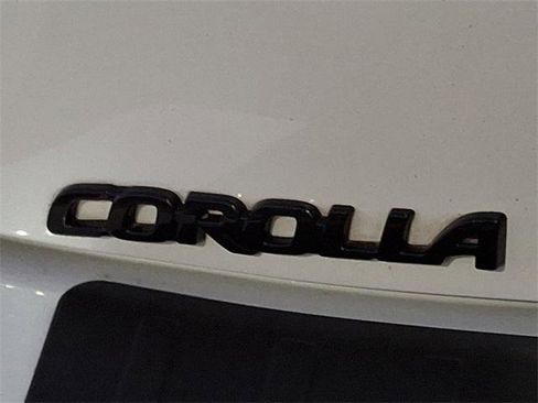Certified 2024 Toyota Corolla SE image 32