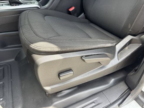 Used 2022 Chevrolet Colorado LT w/ Fleet Safety Package RWD image 8