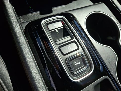 Certified 2023 Honda Pilot Touring image 22
