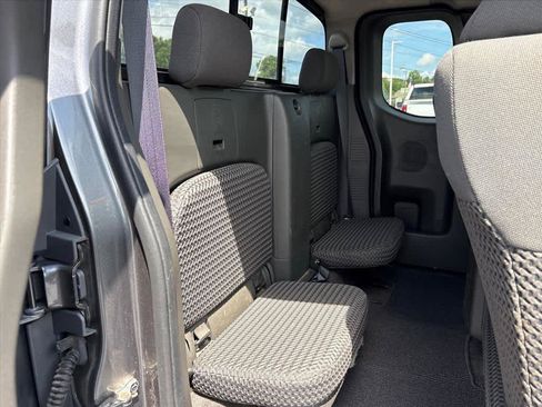 Used 2017 Nissan Frontier SV RWD image 8