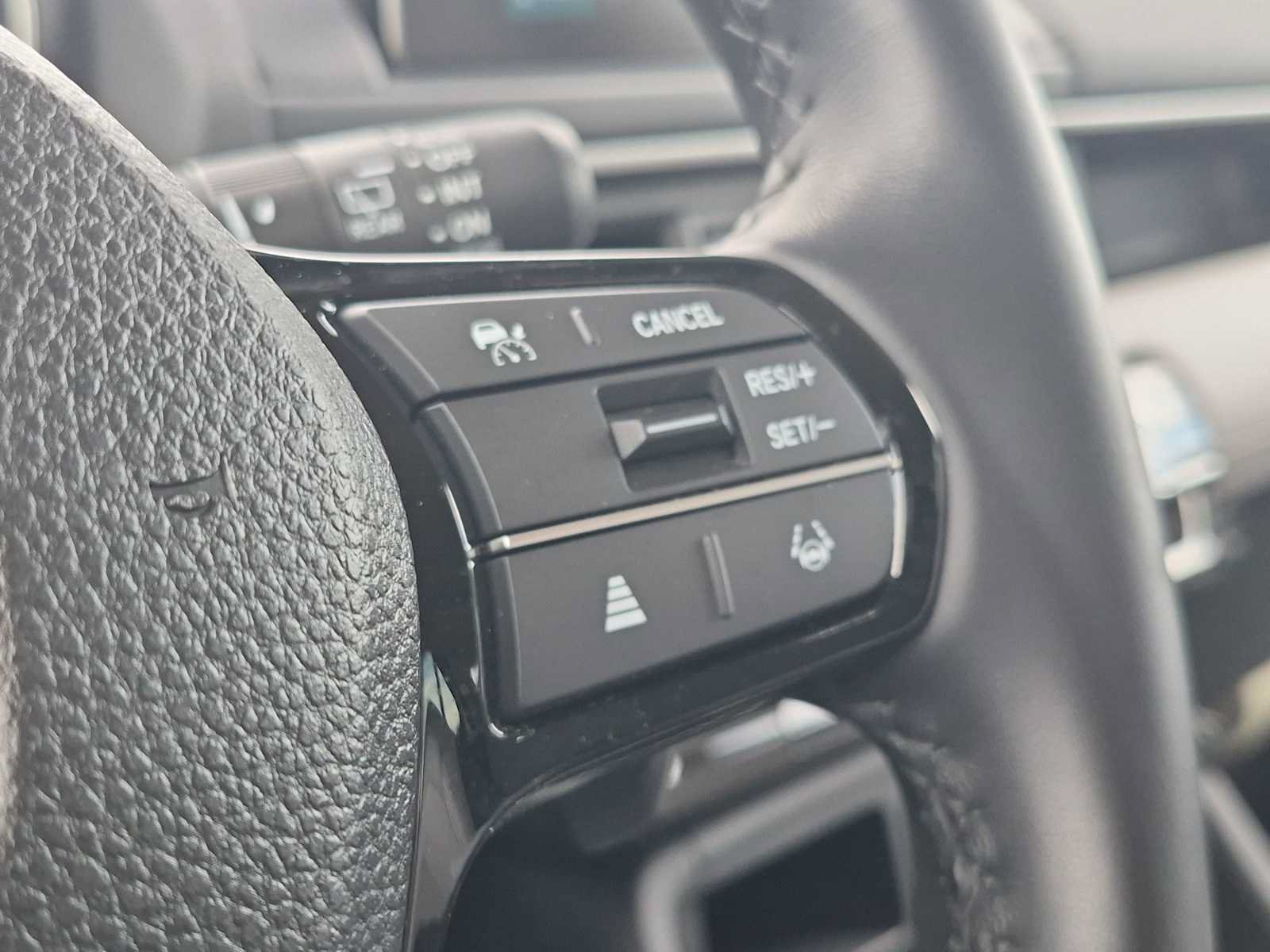 Certified 2025 Honda Pilot Touring image 25