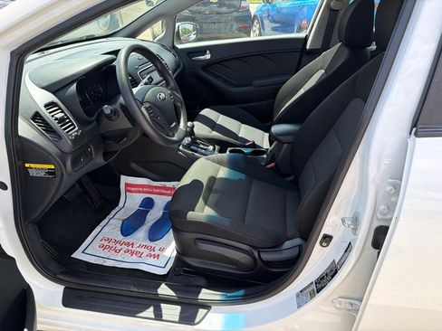 Used 2017 Kia Forte LX FWD image 9
