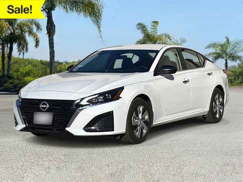 Certified 2025 Nissan Altima 2.5 S image 1