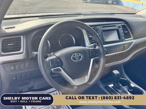 Used 2019 Toyota Highlander LE image 8