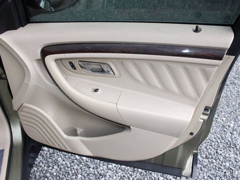 Used 2013 Ford Taurus Limited FWD image 23