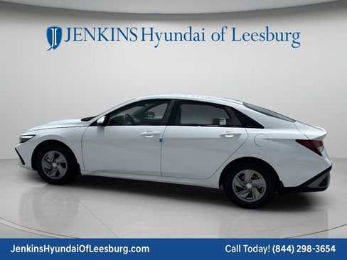 Certified 2026 Hyundai Elantra SE FWD image 8