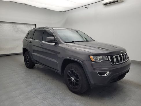 Used 2019 Jeep Grand Cherokee Laredo image 13