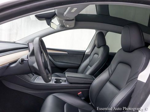 Used 2023 Tesla Model Y Long Range image 12