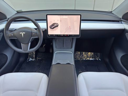 Used 2023 Tesla Model Y Long Range image 13