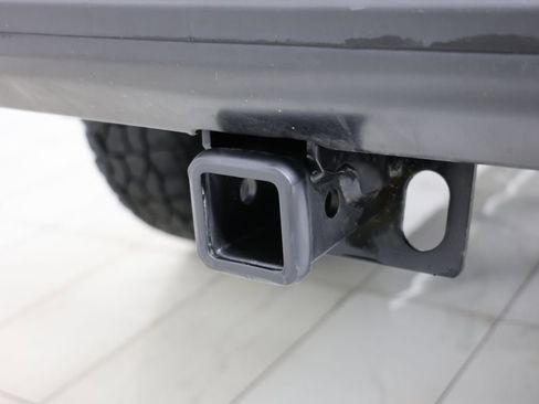 Used 2023 Nissan Titan PRO-4X w/ Pro-4x Convenience Package image 17