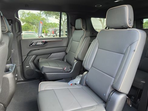 New 2026 Chevrolet Suburban Premier AWD/4WD image 24