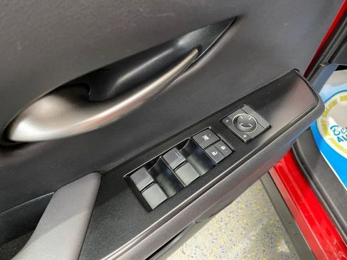 Used 2019 Lexus UX 250h w/ Premium Package image 20