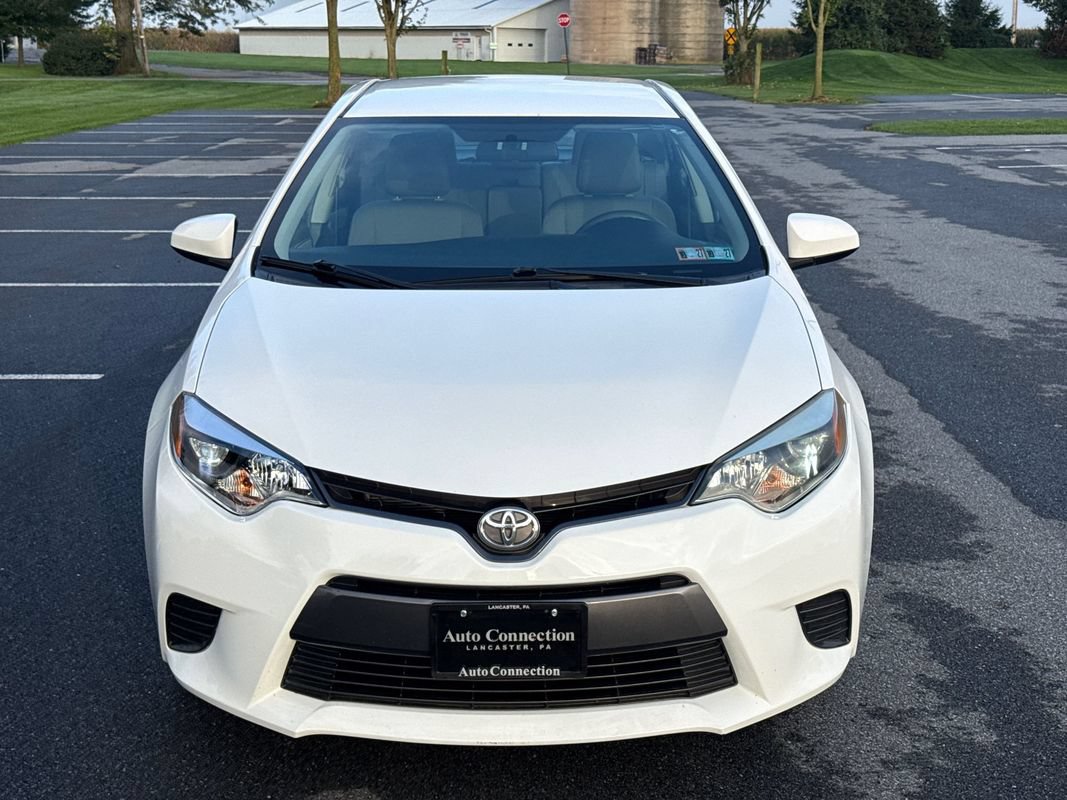 Used 2016 Toyota Corolla LE FWD image 2