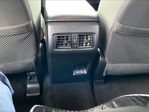 Used 2024 Toyota 4Runner SR5 AWD/4WD image 10