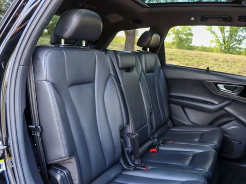 Used 2018 Audi Q7 3.0T Prestige w/ Prestige Package image 31
