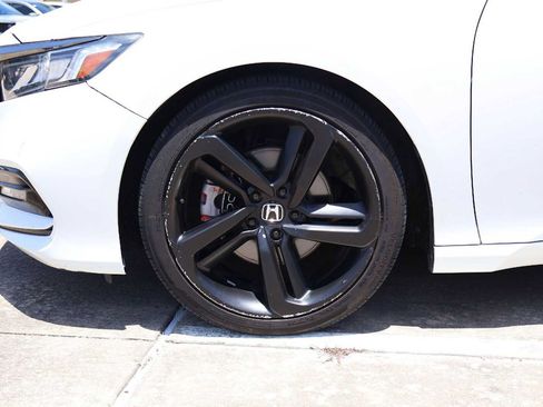 Used 2018 Honda Accord Sport image 8