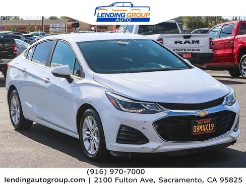Used 2019 Chevrolet Cruze LT w/ Convenience Package image 5