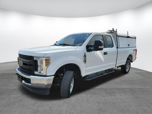 Used 2019 Ford F250 XL w/ XL Value Package AWD/4WD image 3