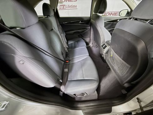 Used 2016 Kia Sorento L FWD image 26