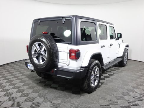 Used 2023 Jeep Wrangler Unlimited Sahara w/ LED Lighting Group AWD/4WD image 5