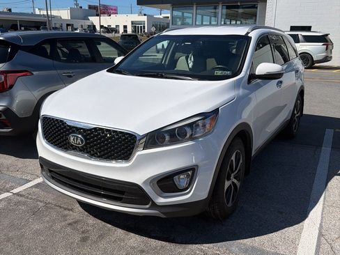 Used 2017 Kia Sorento EX image 1