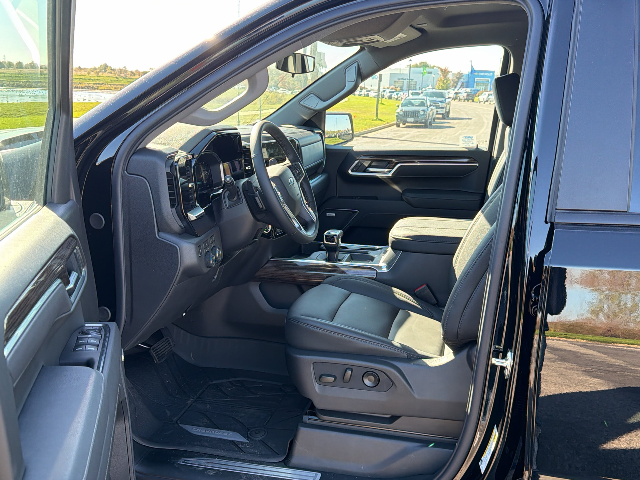 New 2026 Chevrolet Silverado 1500 RST w/ All Star Edition Plus AWD/4WD image 14