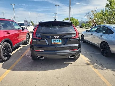 Used 2023 Cadillac XT4 Luxury w/ Cold Weather Package AWD/4WD image 6