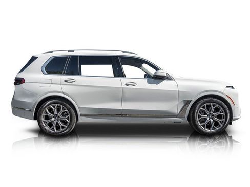 Used 2024 BMW X7 xDrive40i image 2