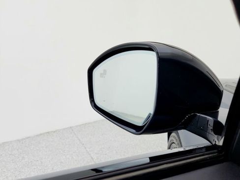 New 2026 Land Rover Range Rover Velar Dynamic SE image 23