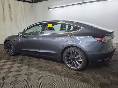 Used 2018 Tesla Model 3 Long Range image 3