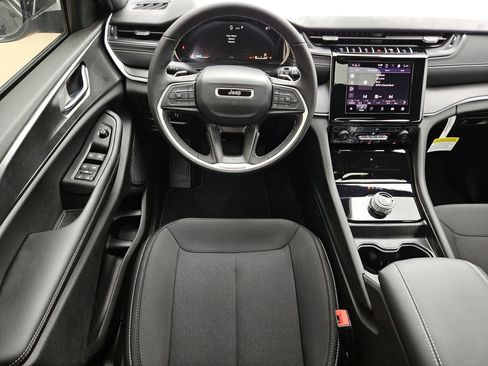 New 2026 Jeep Grand Cherokee Laredo X RWD image 10