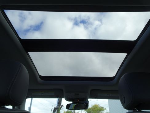 Used 2015 Chevrolet Impala LTZ image 8