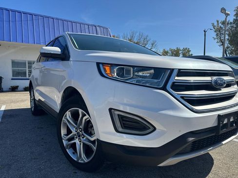 Used 2017 Ford Edge Titanium w/ Technology Package FWD image 4
