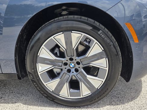 Used 2026 BMW iX xDrive45 AWD/4WD image 9