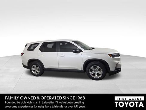 Used 2023 Honda Pilot LX image 5