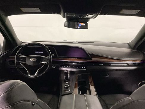 Used 2022 Cadillac Escalade Luxury image 19